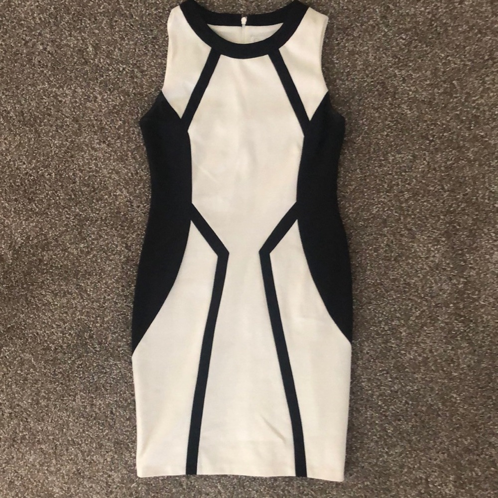 Jessica Simpson black/white sheath dress